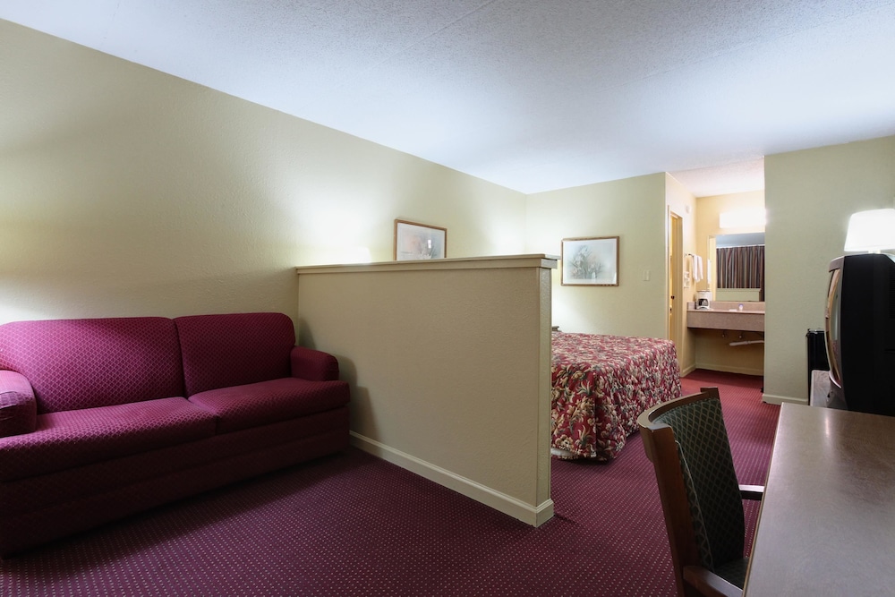 Americas Best Value Inn & Suites Greenville 12/16