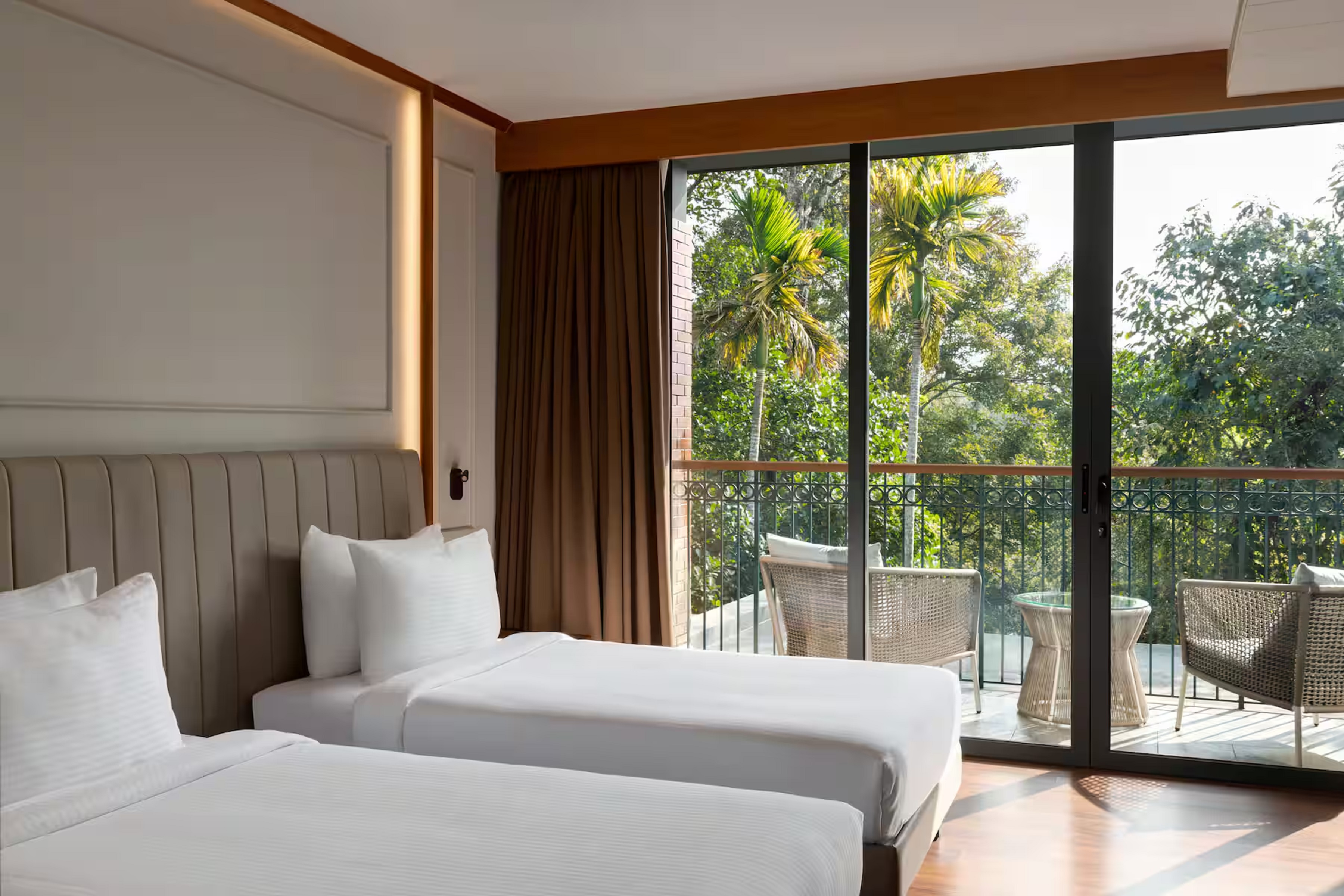 Premium, Pavilion, Suite