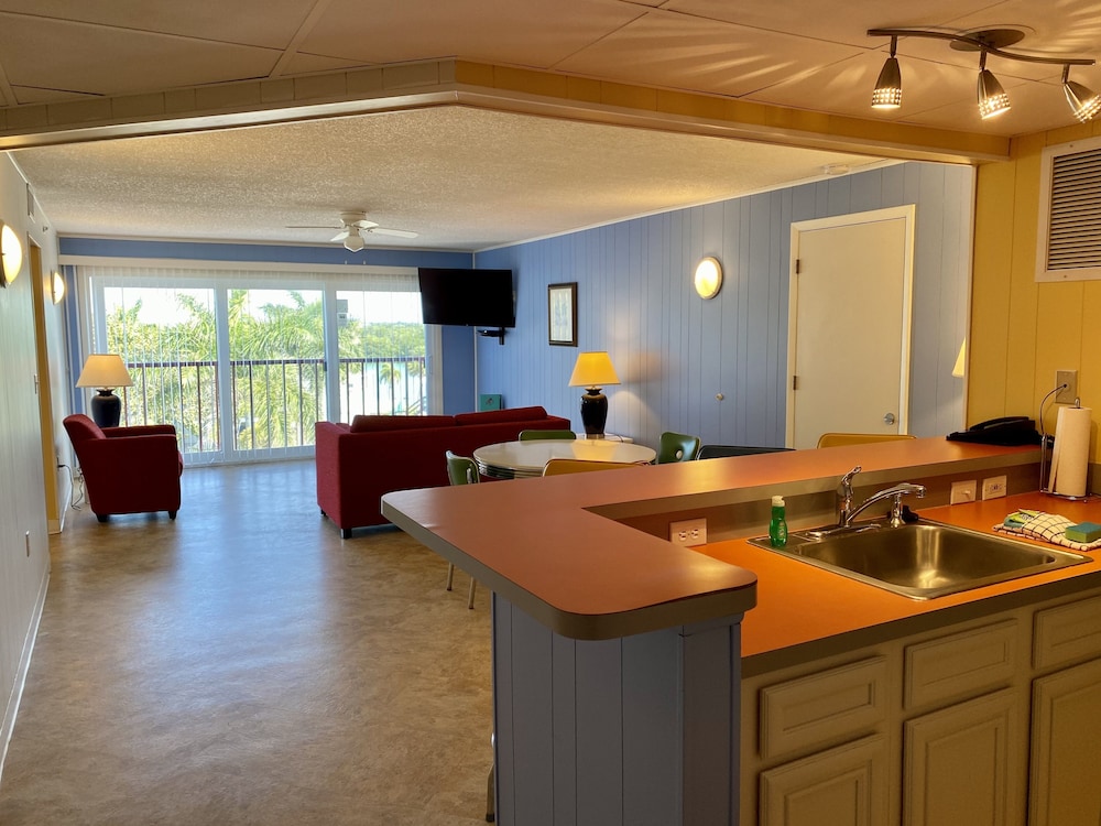 Manasota Key Resort 8/50