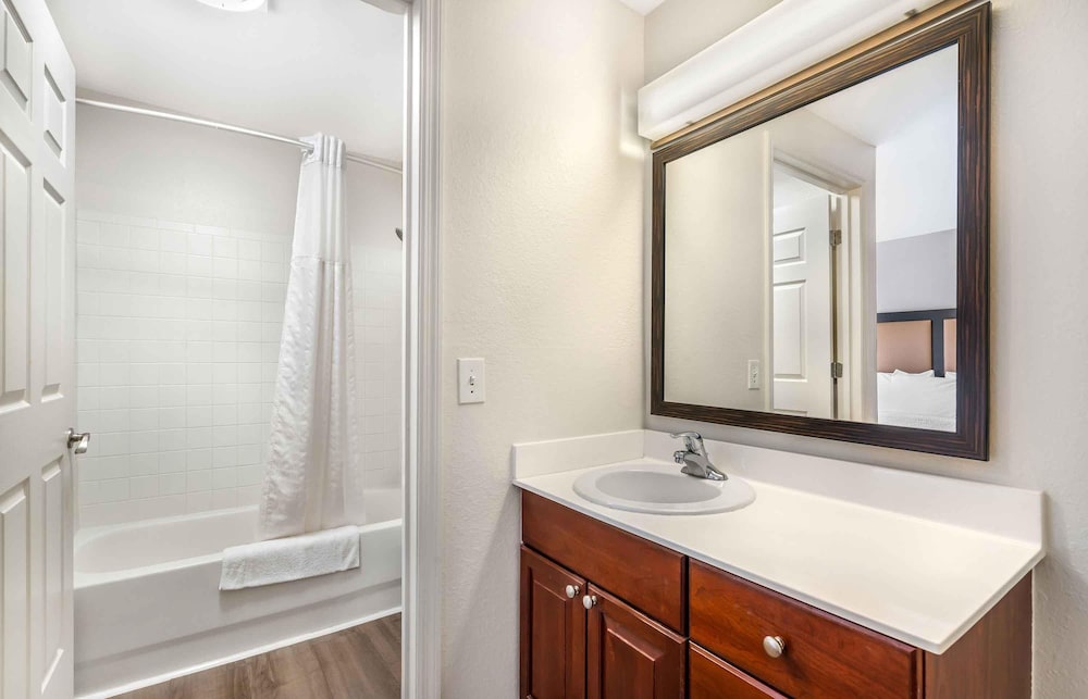 Extended Stay America - Tampa - Airport - N. West Shore Blvd 72/73
