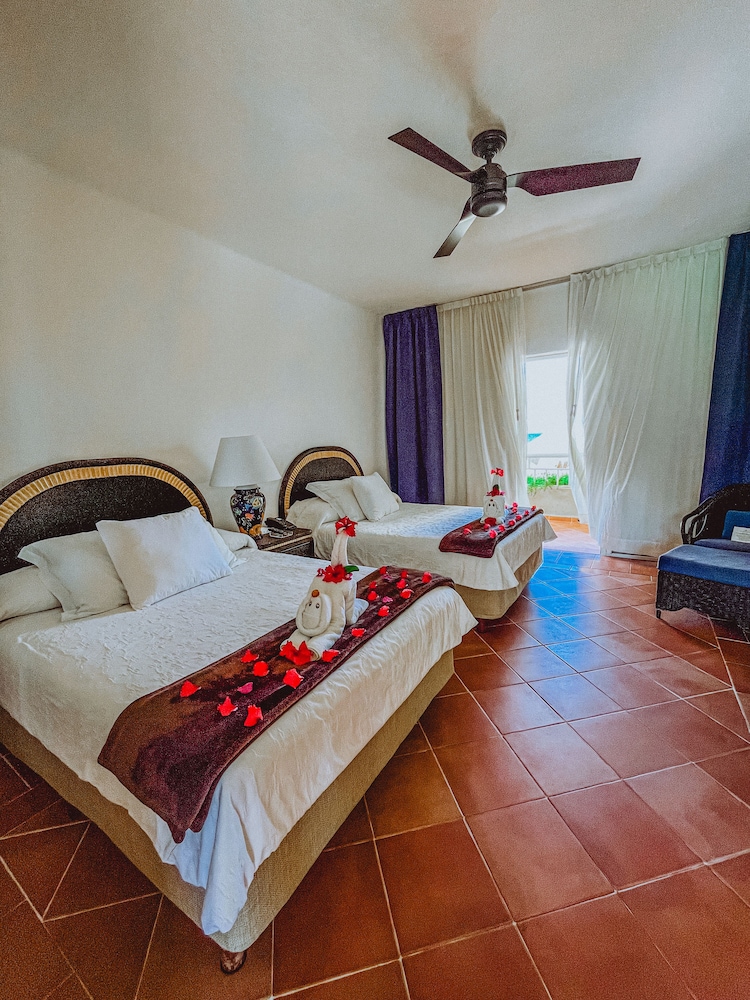 SUPERIOR, SUITE, KING BED, OCEAN VIEW