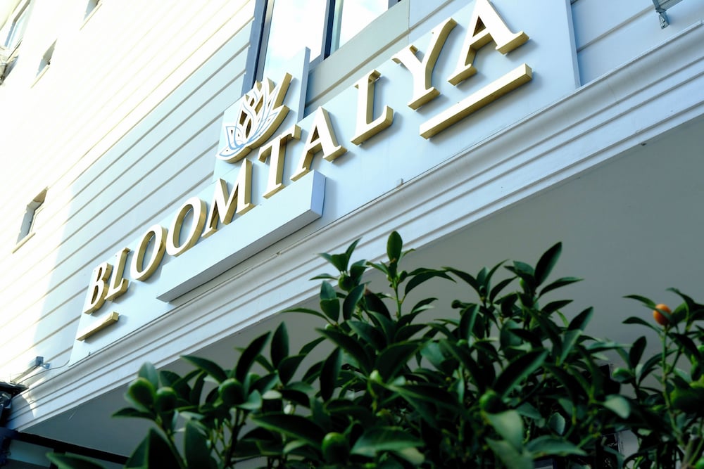 Bloomtalya Hotel 4/64