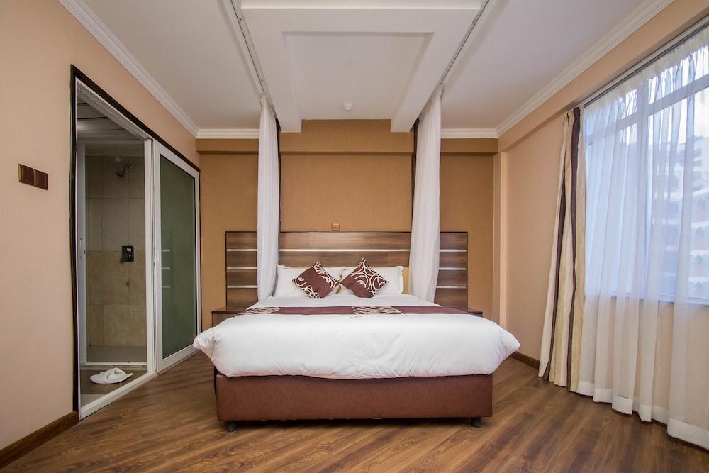 Airport Landing Hotel 8/48