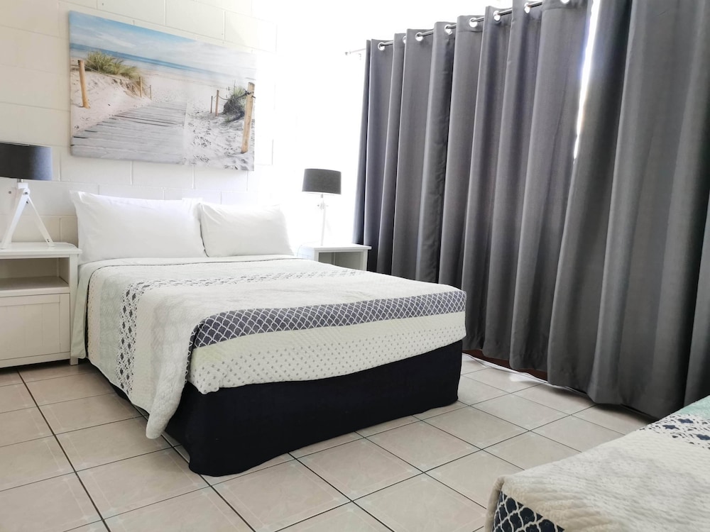 2 Bedrooms, Family, Apartment, 1 Single and 2 Double Beds