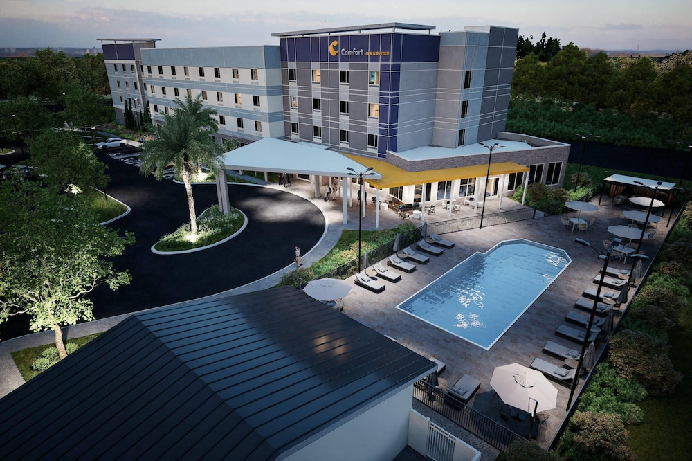 Comfort Inn & Suites Orlando Sanford Airport 10/54