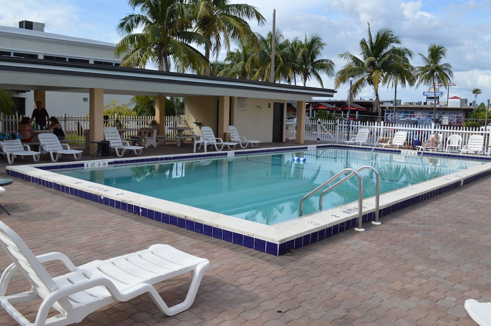 Americas Best Value Inn Ft. Myers photo5