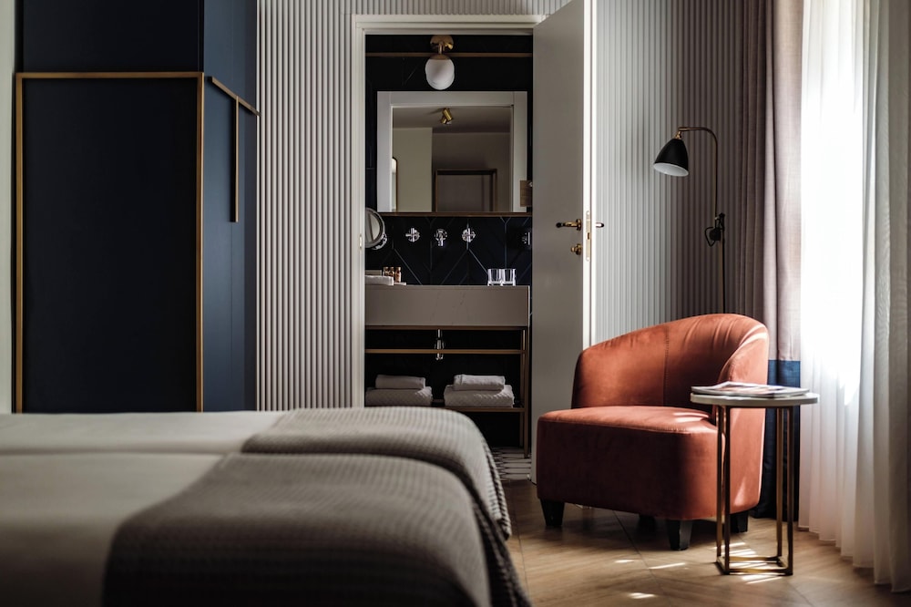 The Cumberland Hotel 19/63