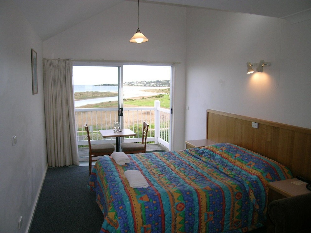 A Great Ocean View Motel 10/27