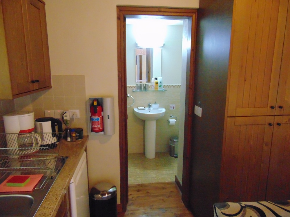 Charalambos Holiday Cottage 50/50