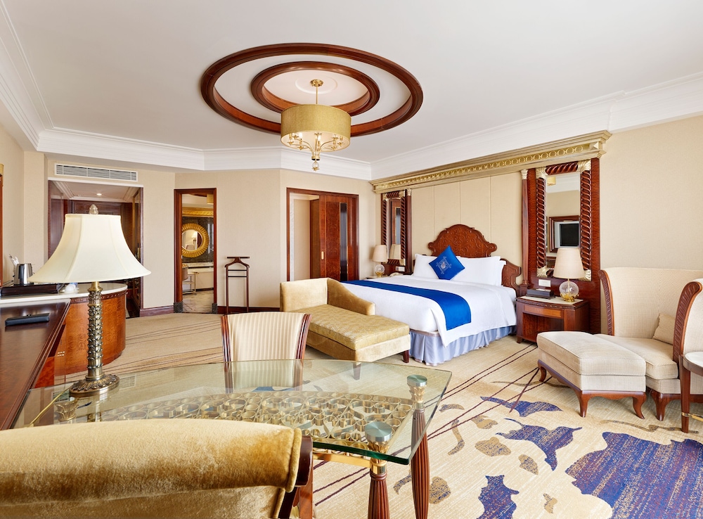 Regal Palace Hotel 10/51