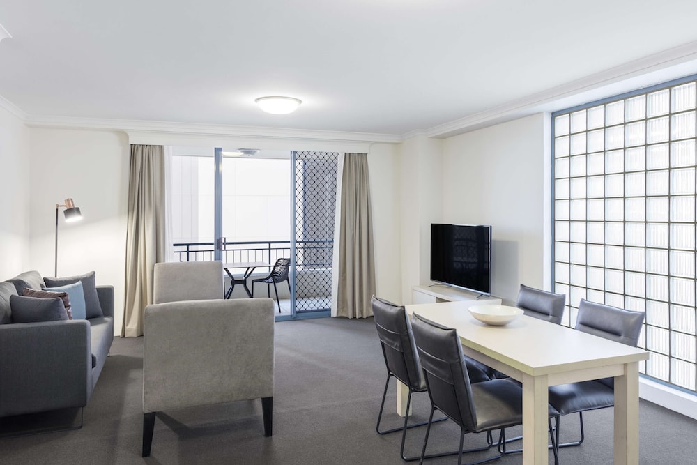 Oaks Sydney Castlereagh Suites 52/78