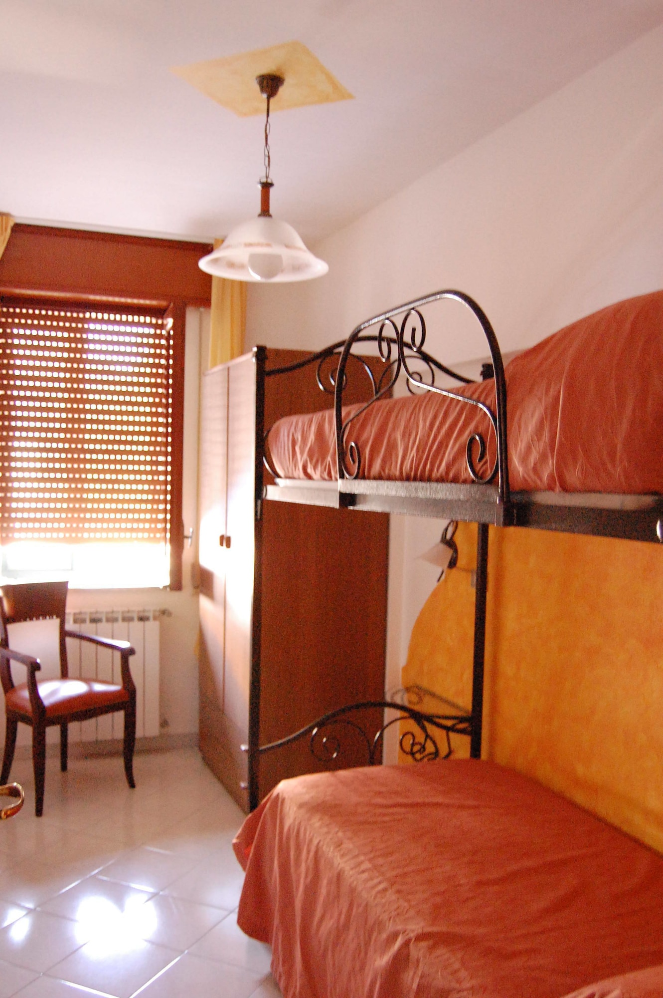 ROOM, QUADRUPLE