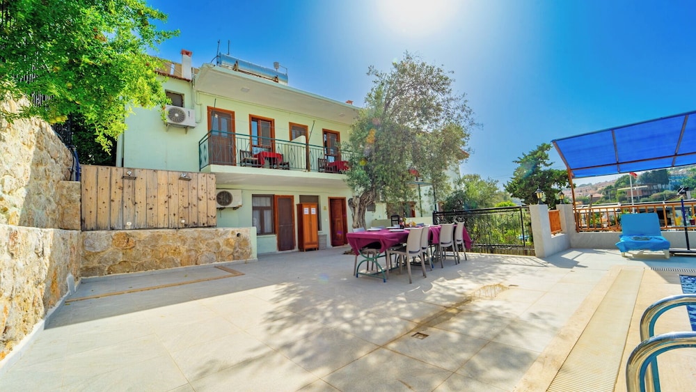 St. Nicholas Pension 38/50