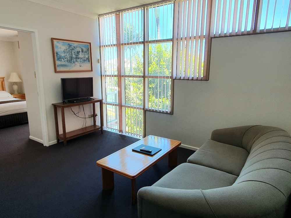 Mcnevin S Maryborough Motel 45/69