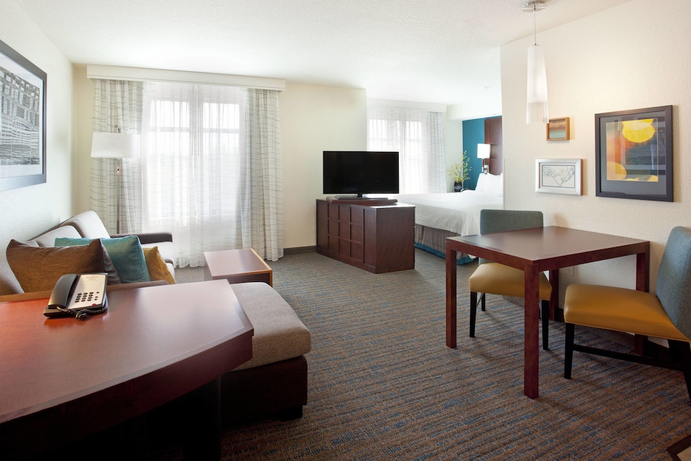 Residence Inn Portland Airport At Cascade Station 24/42
