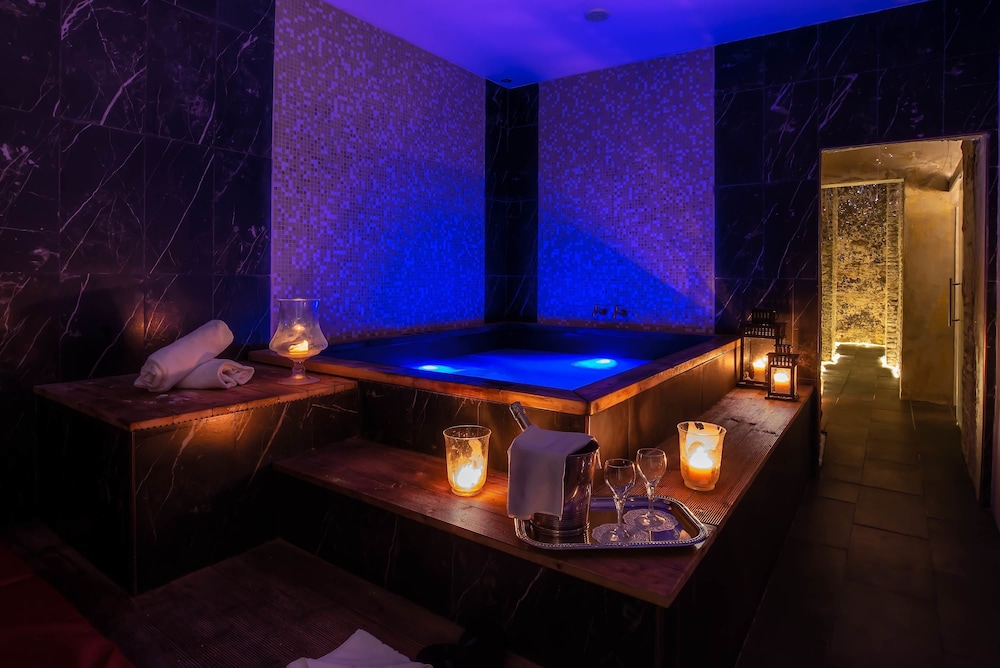 Ingrami Suites 37/72