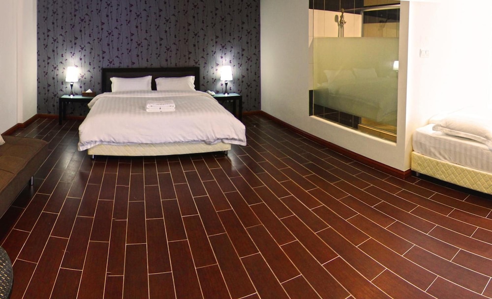 Putatan Platinum Hotel 6/31