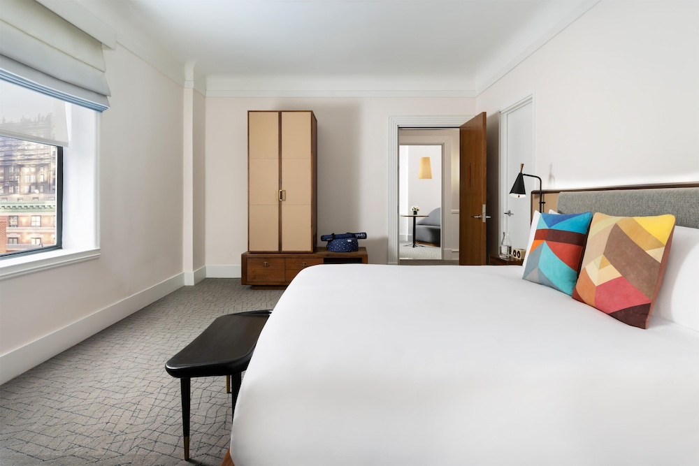 Premium, Suite, King Bed, Sofa