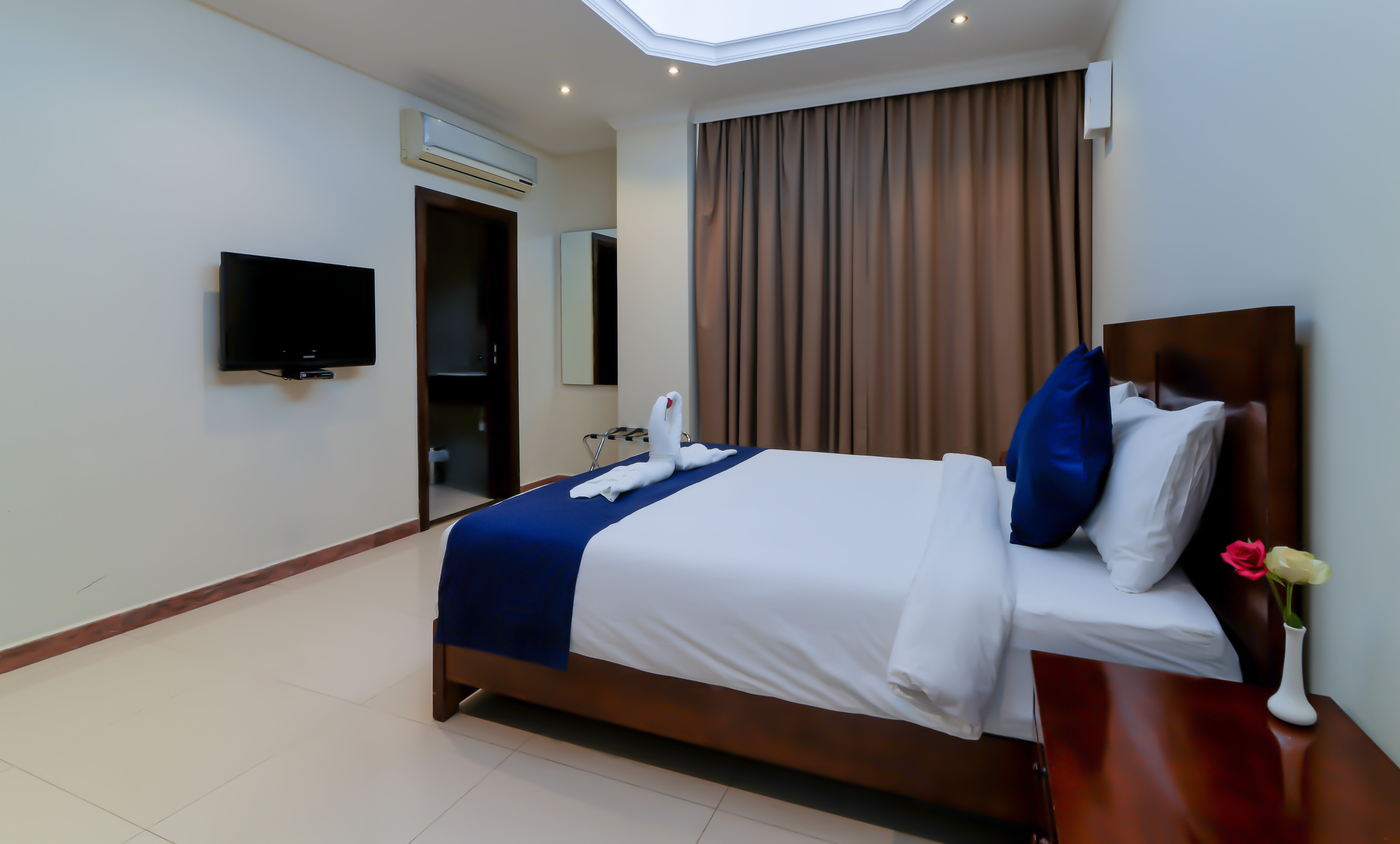 Tanzanite Executive Suites 12/40