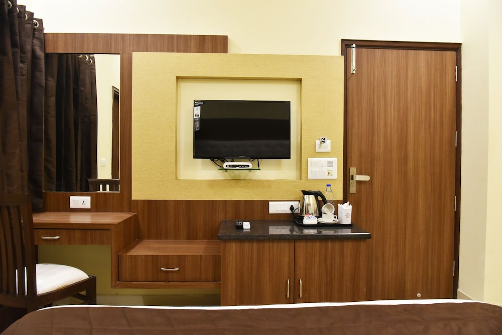 HOTEL AMRITSAR INTERNATIONAL 45/50