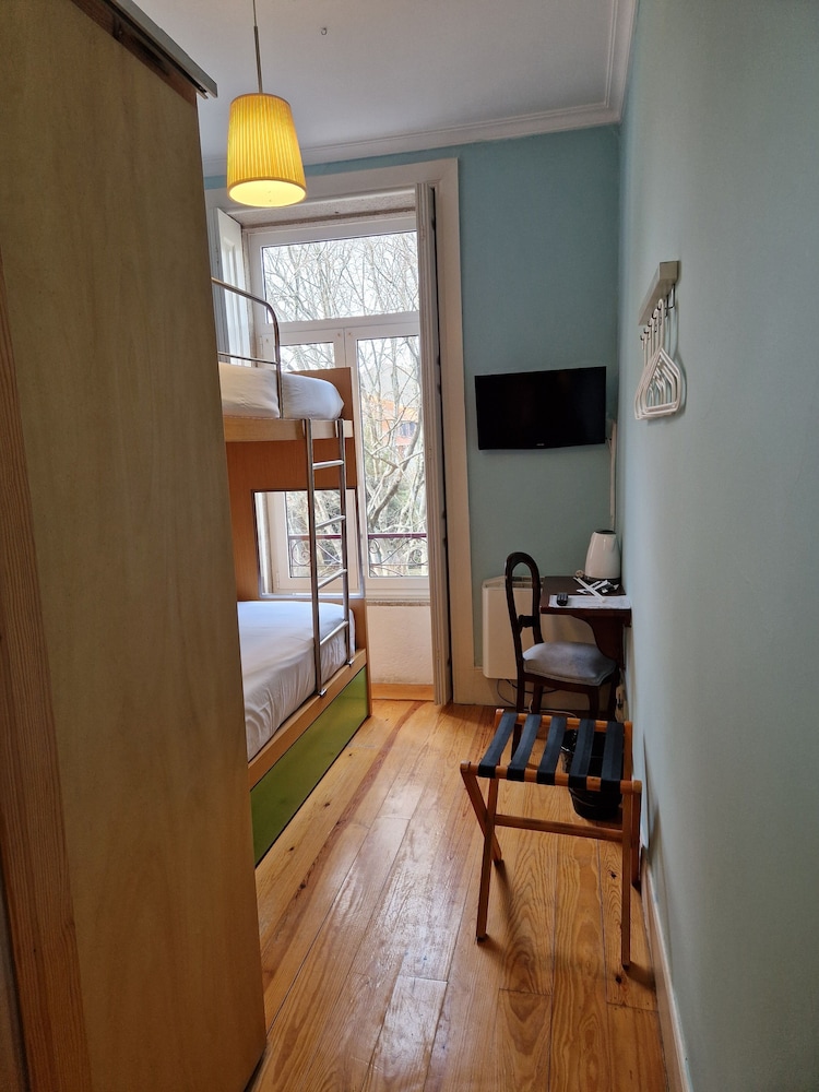 Dukes Corner Guest House 20/76