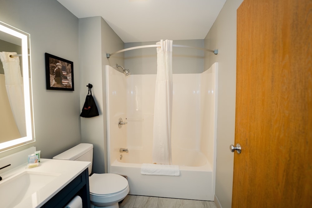 AmericInn by Wyndham Tomahawk 48/50