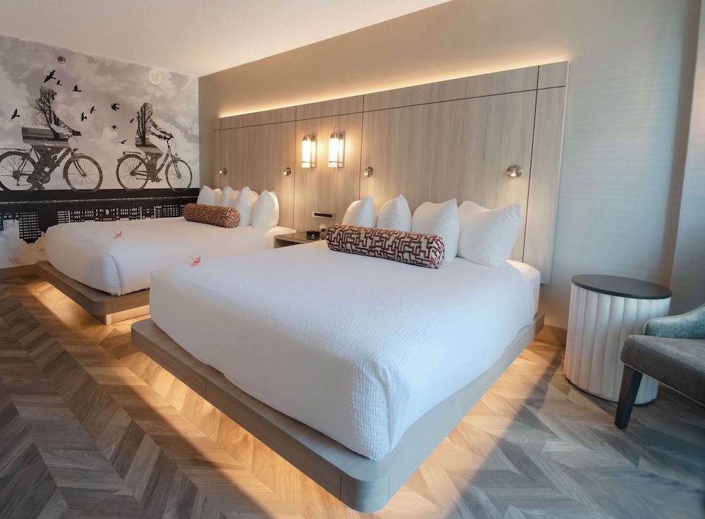 غرفة قياسية بسريرين كوين، Coast Victoria Hotel Marina By Apa 4/8