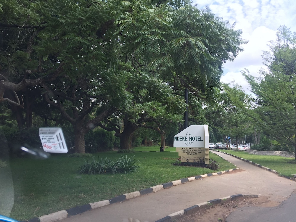 Ndeke Hotel 27/33