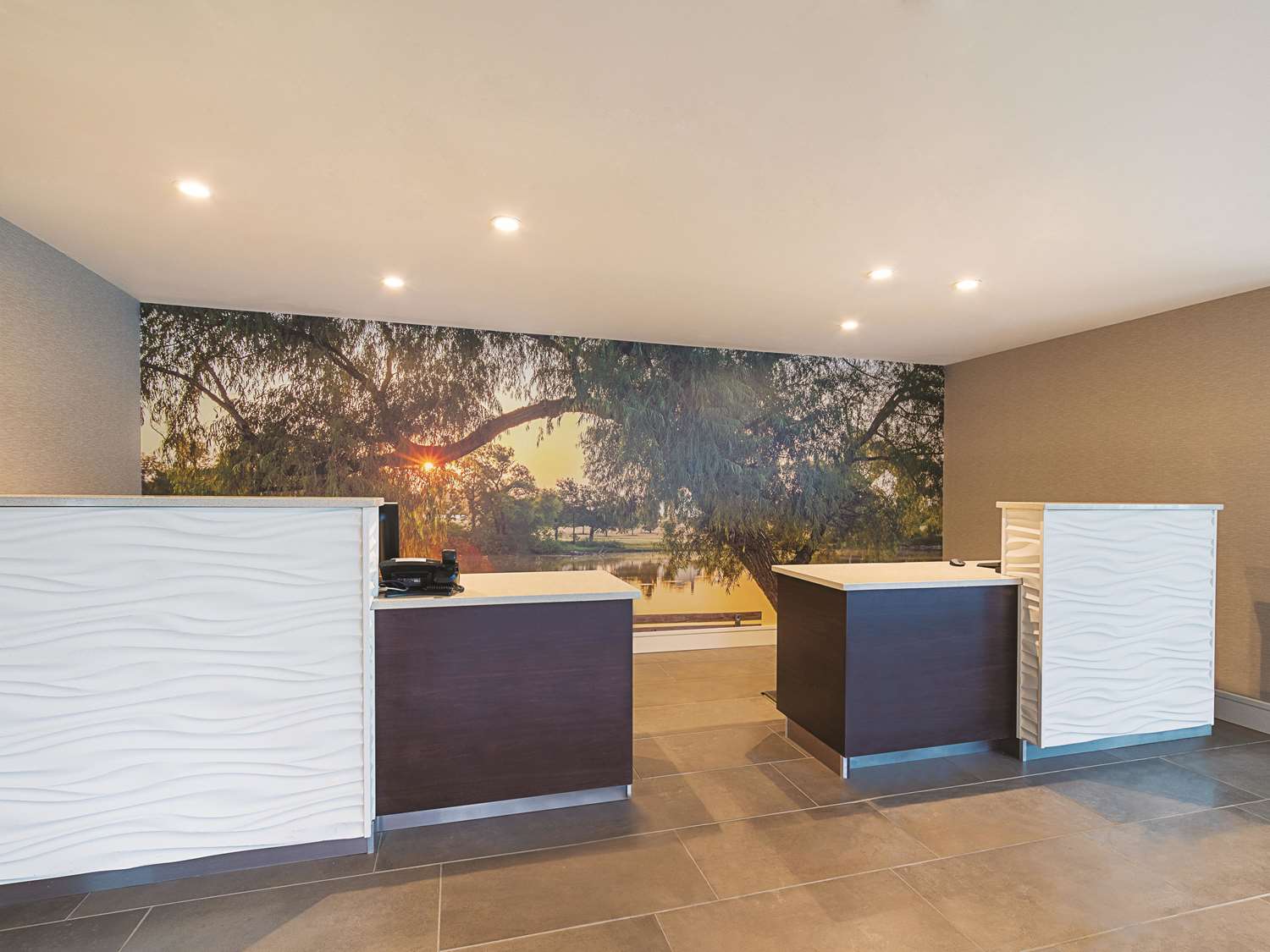 La Quinta Inn & Suites by Wyndham Austin Round Rock 5/16