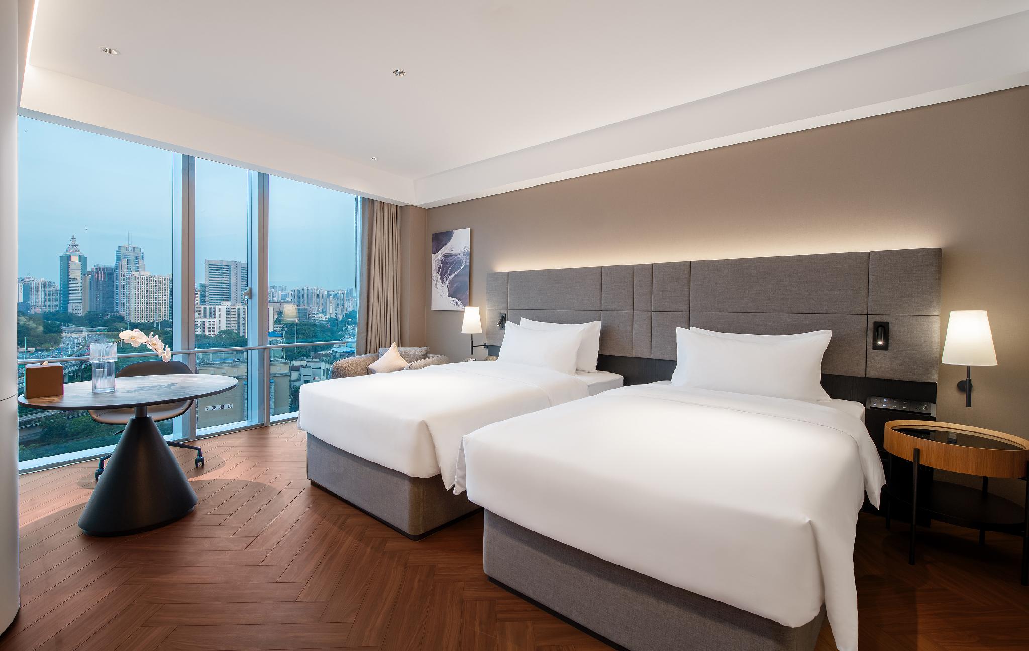 Inner, City, Twin Beds