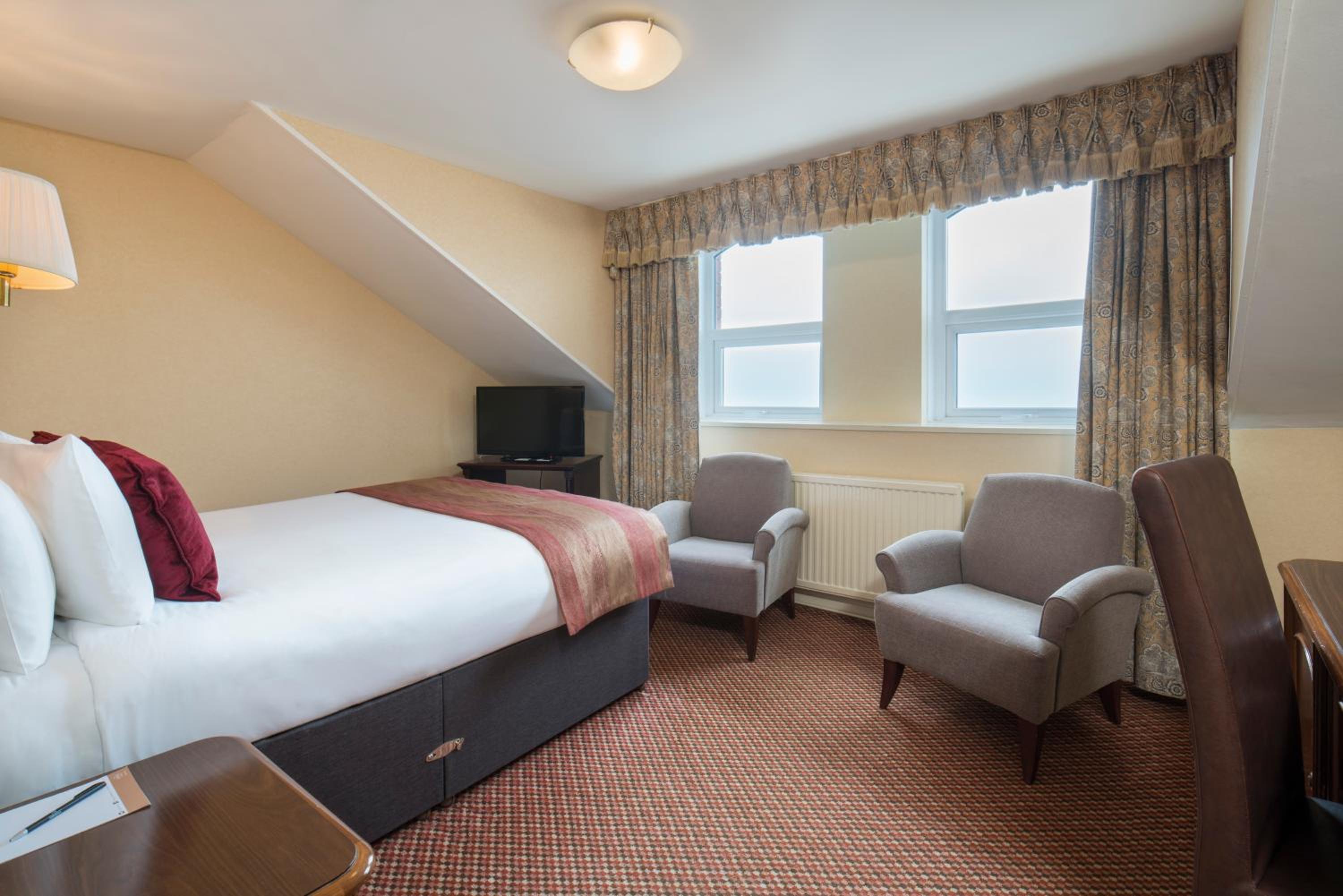 STANDARD, DOUBLE BED, WITH VIEW