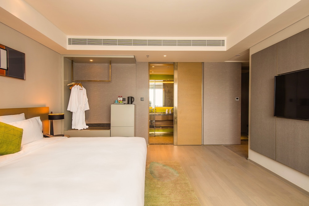 Novotel Shenzhen Bantian 16/50