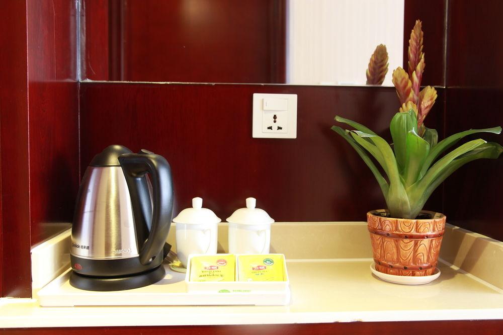 Vienna Hotel Pudong Airport Chenyang Rd 7/17