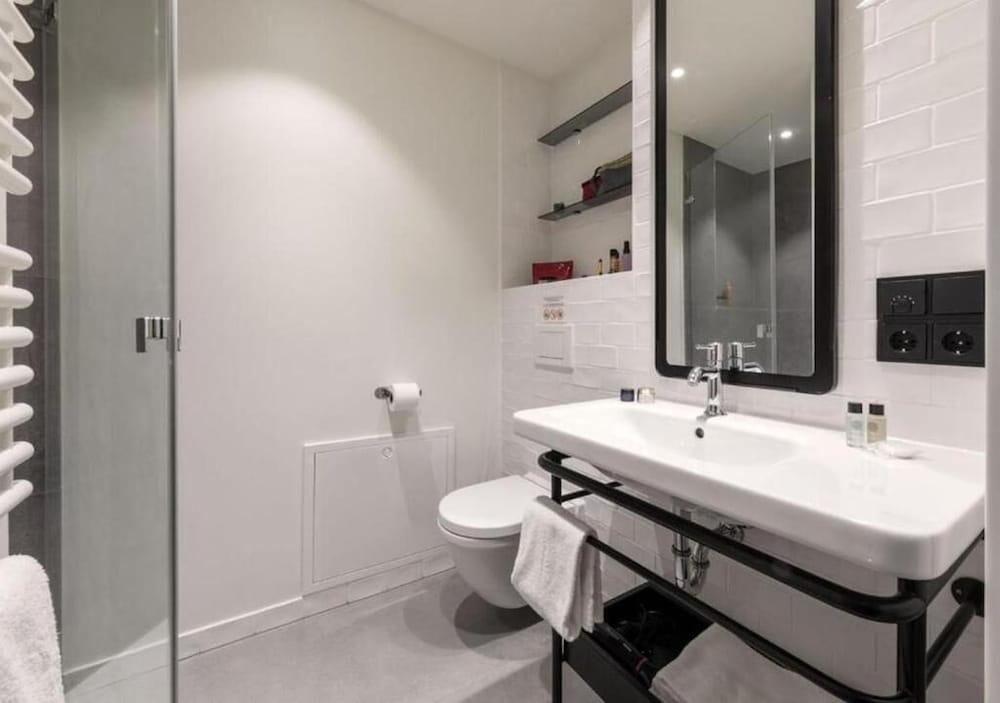 The Spot Serviced Apartments 45/47