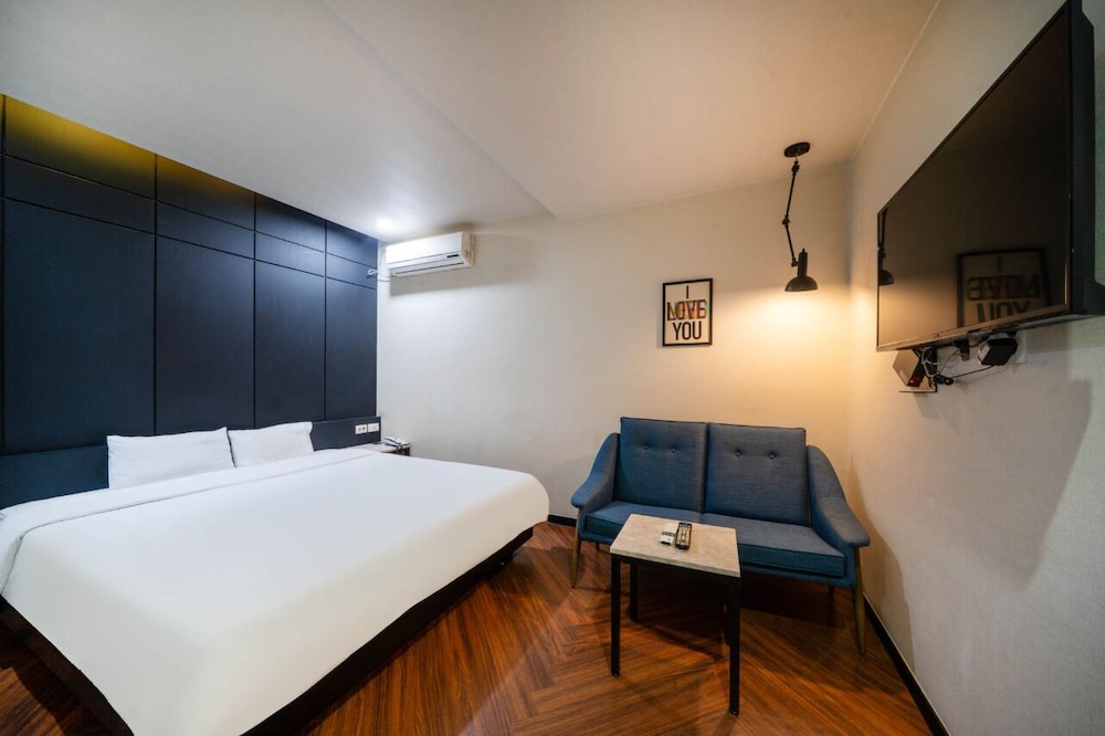 2 Heaven Hotel 17/69