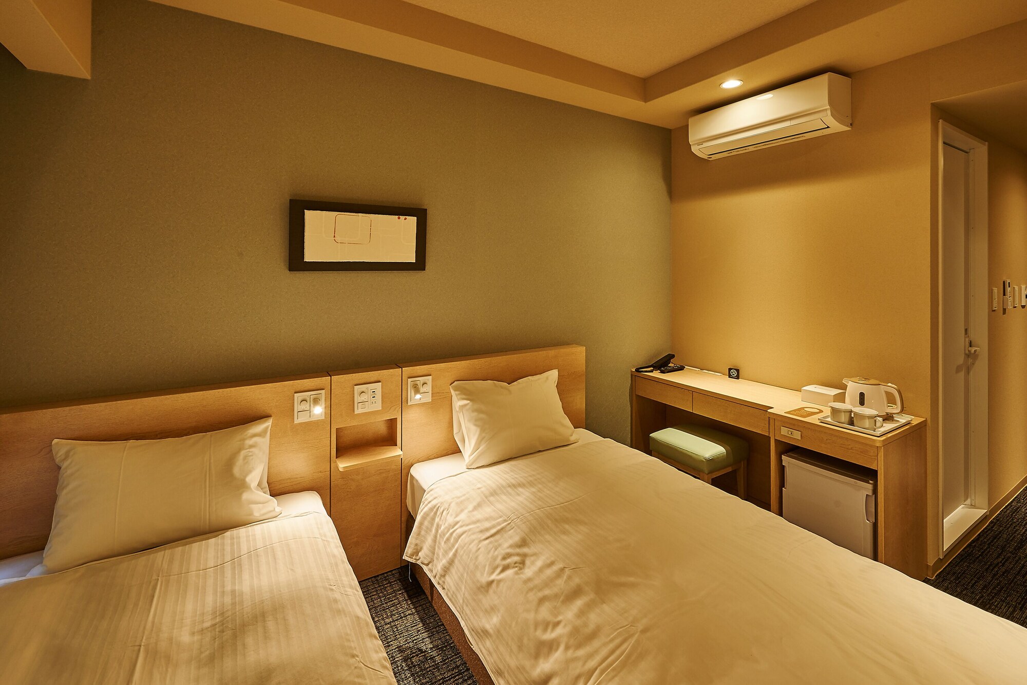 STANDARD, SINGLE, TWIN BEDS, NO CLEANING SERVICES