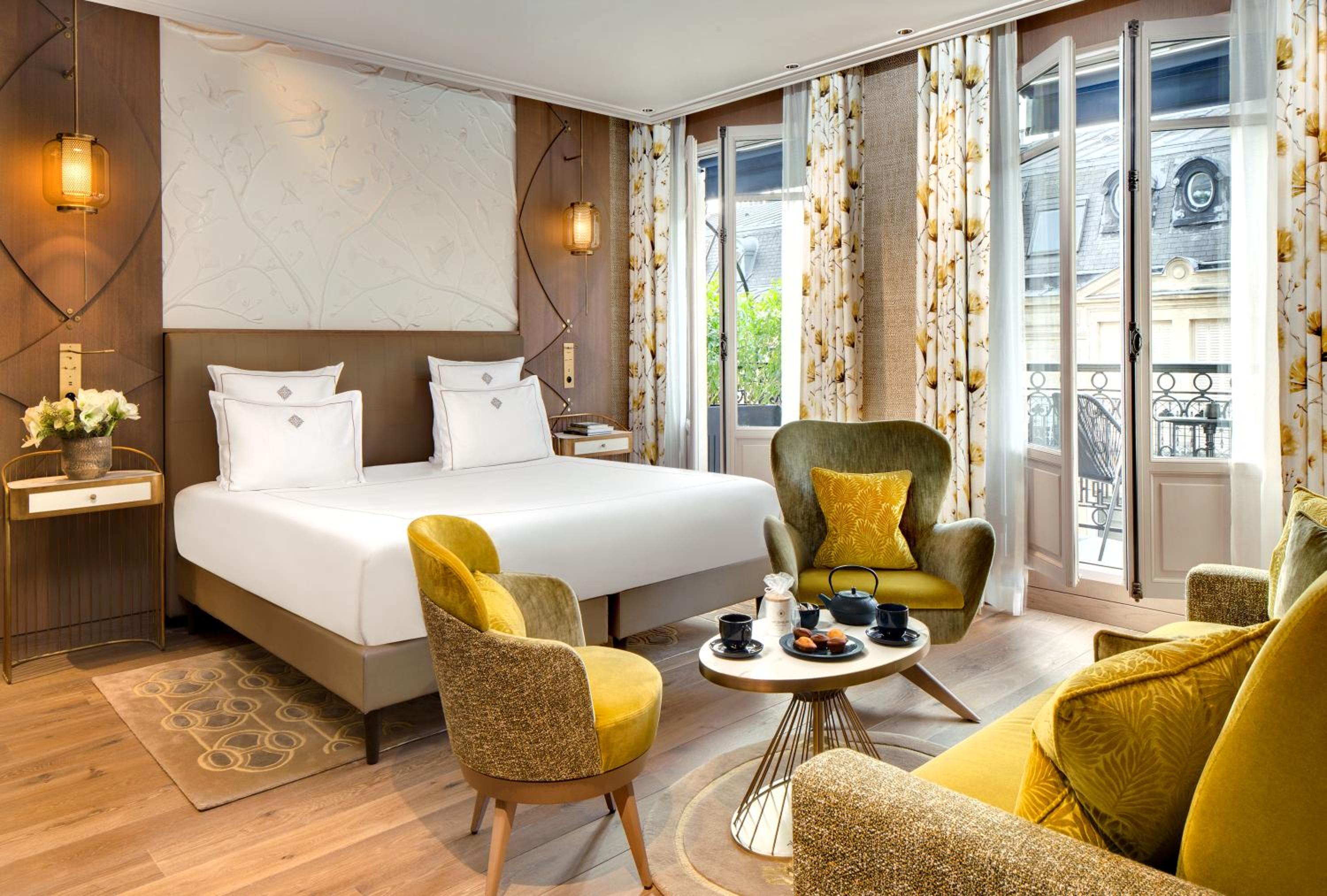 Junior Suite, Queen Bed, Sofa