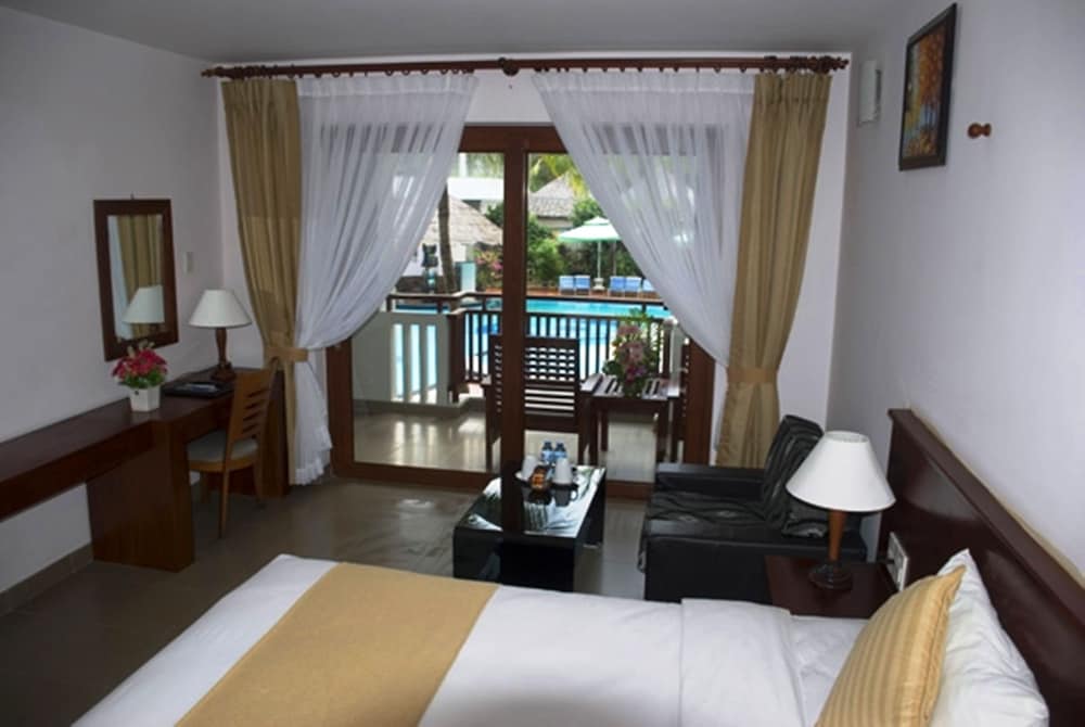 Canary Beach Resort 12/37