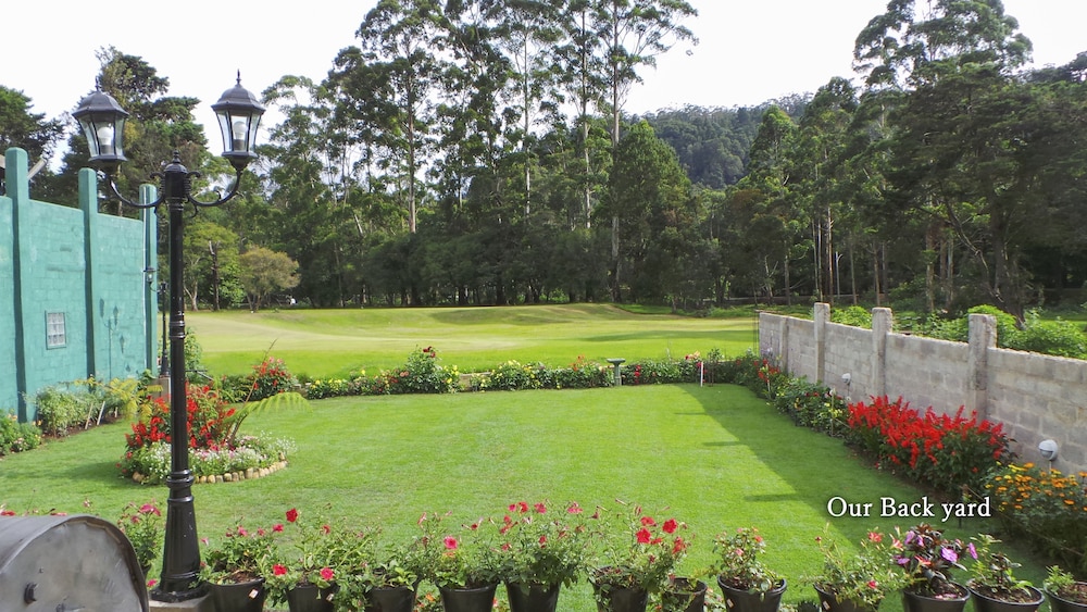 Golf Green City Bungalow 35/38
