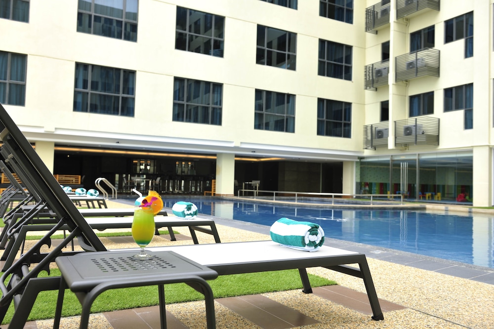 Ming Garden Hotel And Residences 64/69