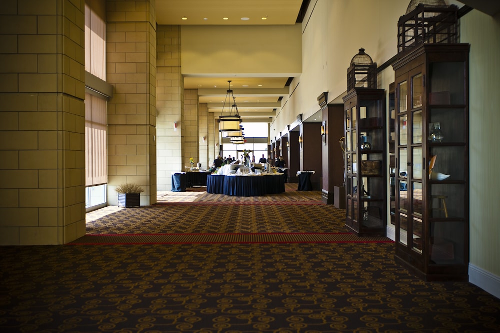 Overton Hotel And Conference Center 25/66