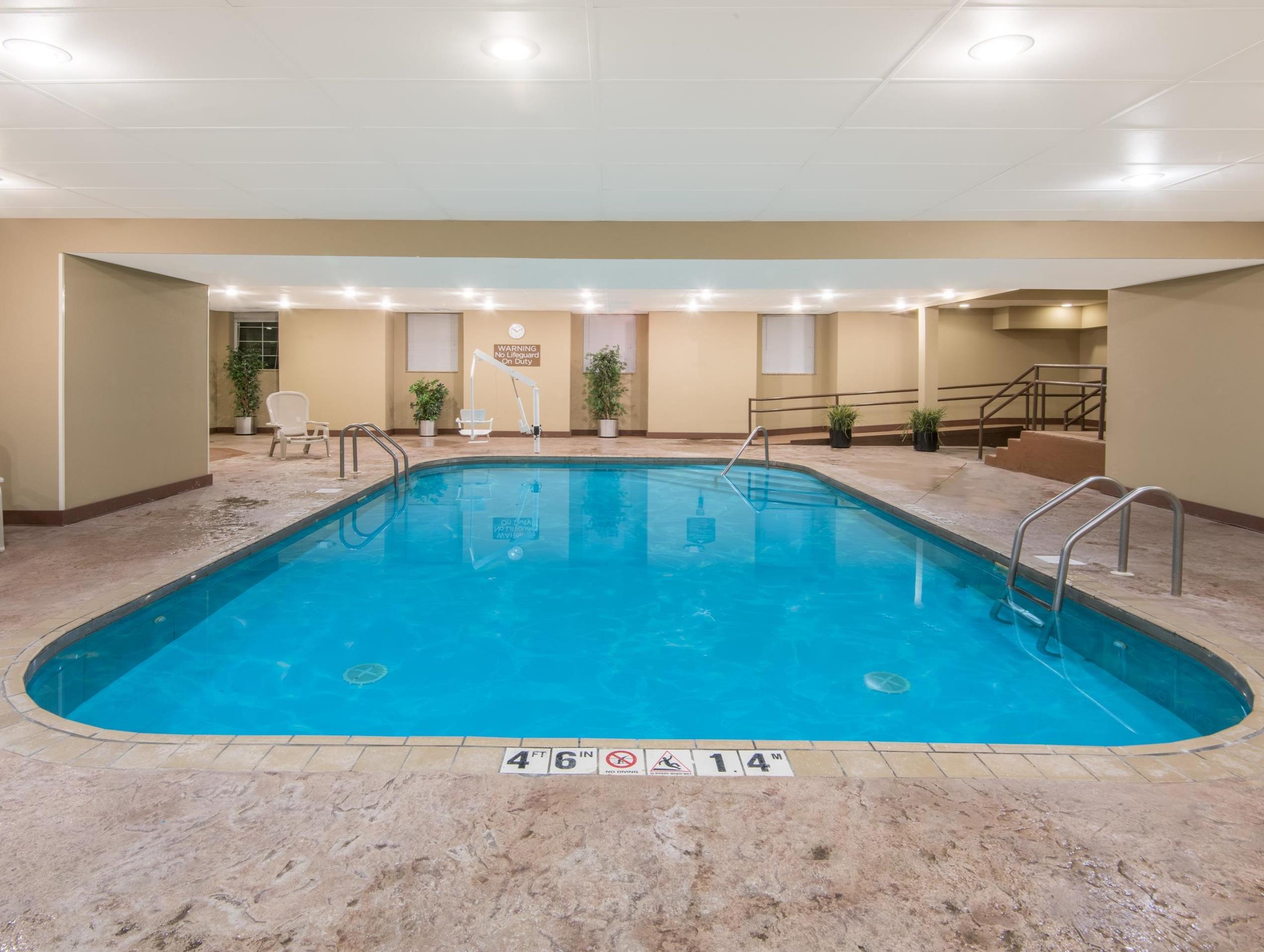 Microtel Inn And Suites By Wyndham North Canton 19/31