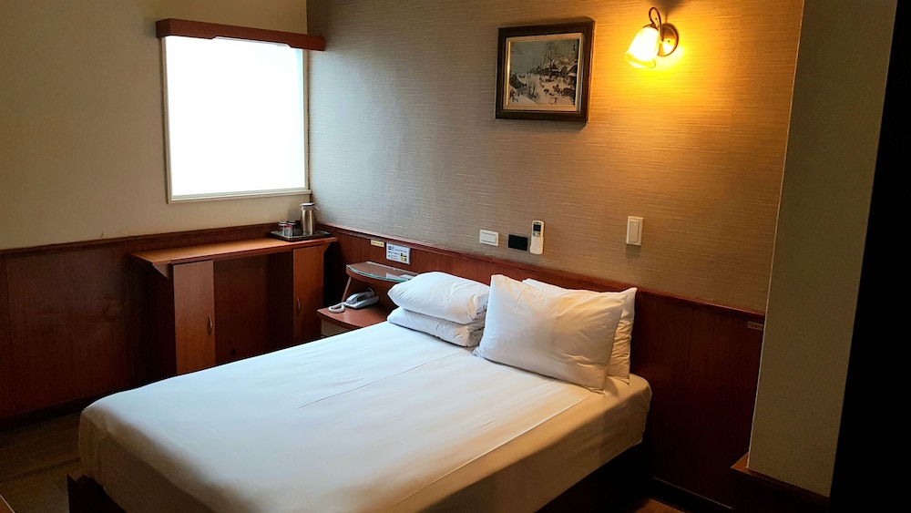 New May Flower Hotel 19/32