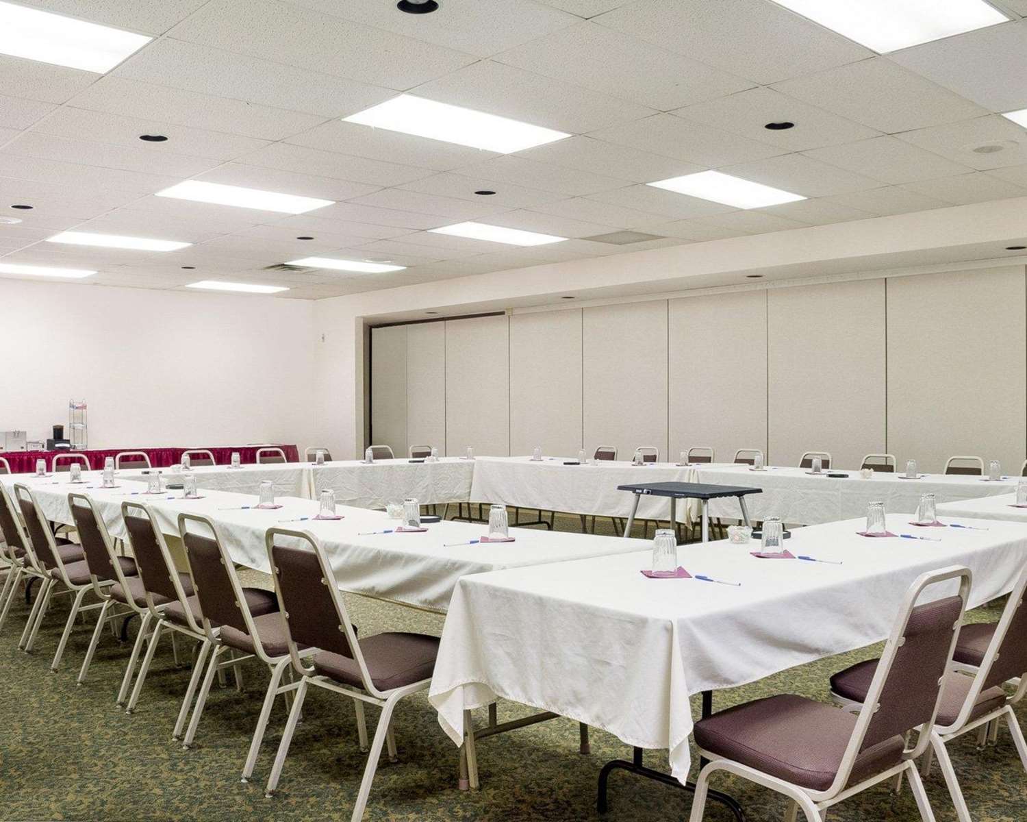 Quality Inn Bismarck I-94 9/13