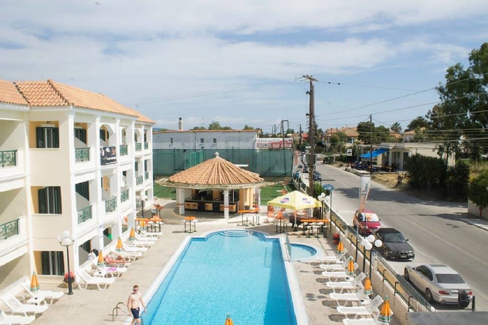 Aphrodite Hotel 4/34