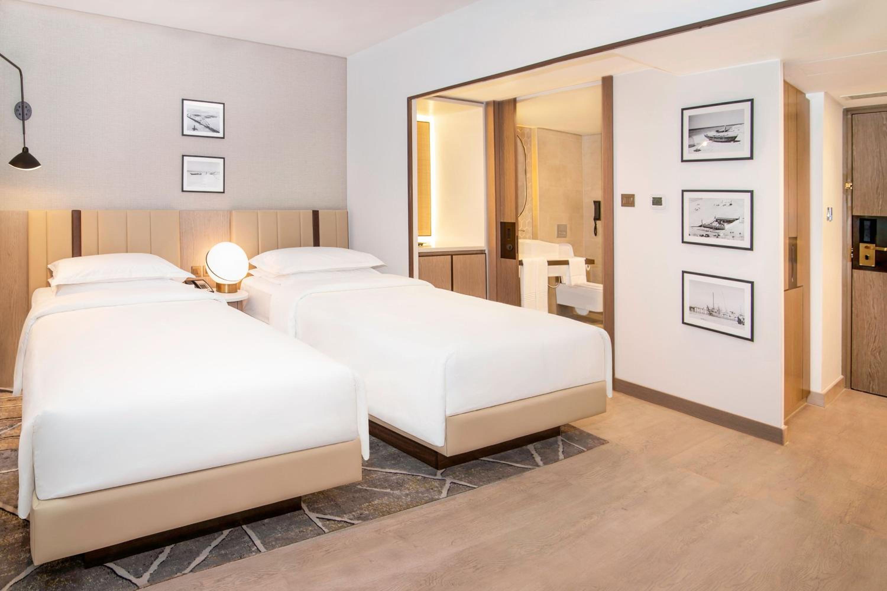 Guest Room, Classic, Twin Beds, Resort View