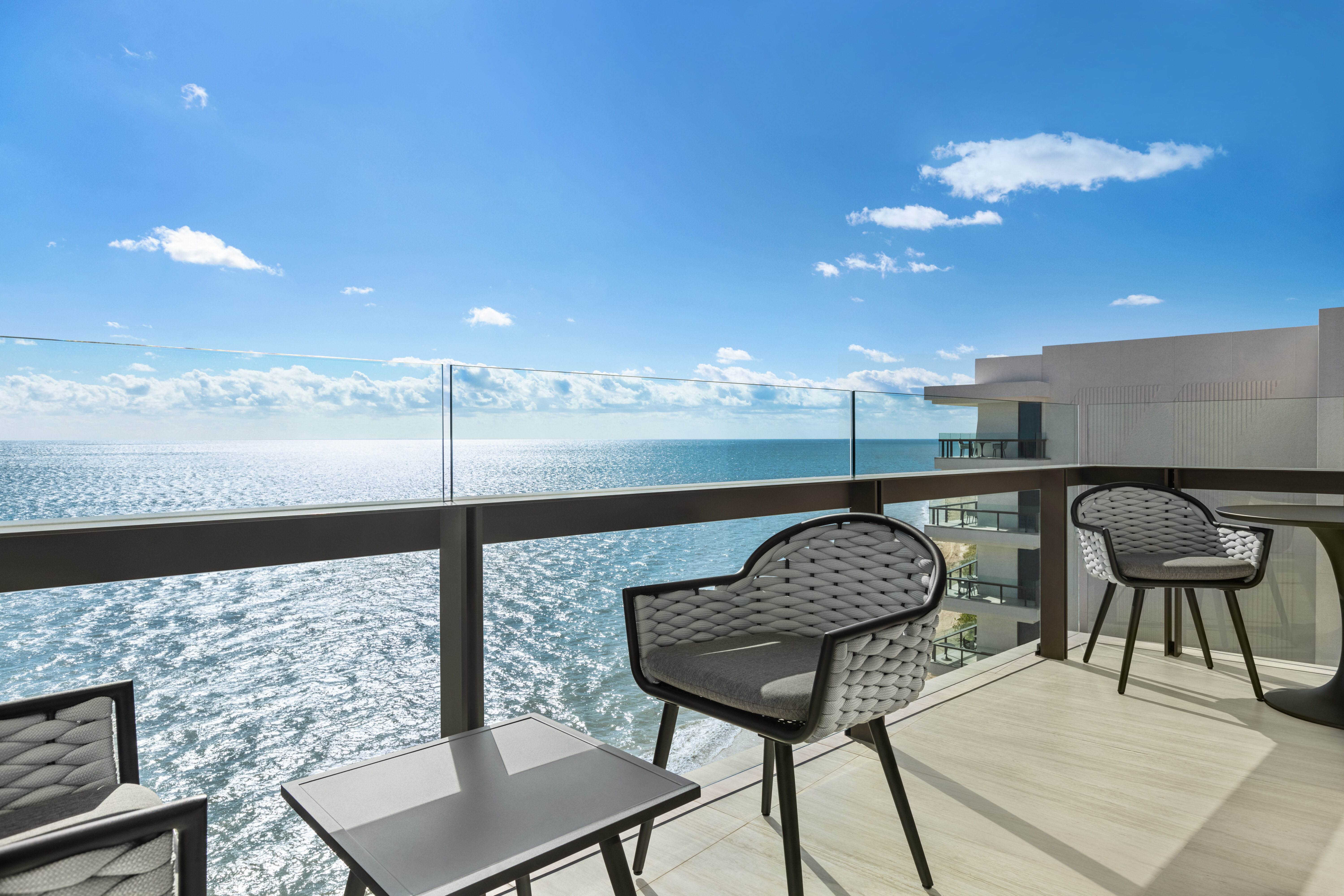 GUEST ROOM, KING BED, OCEAN VIEW, CORNER