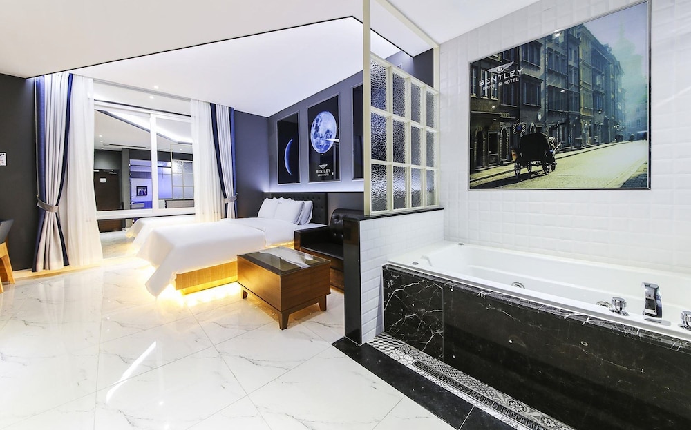 Bentley Business Hotel 13/23
