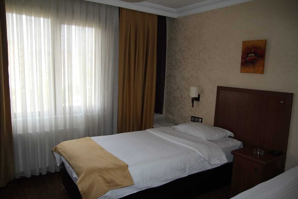 SAHIL BUTIK HOTEL 34/63