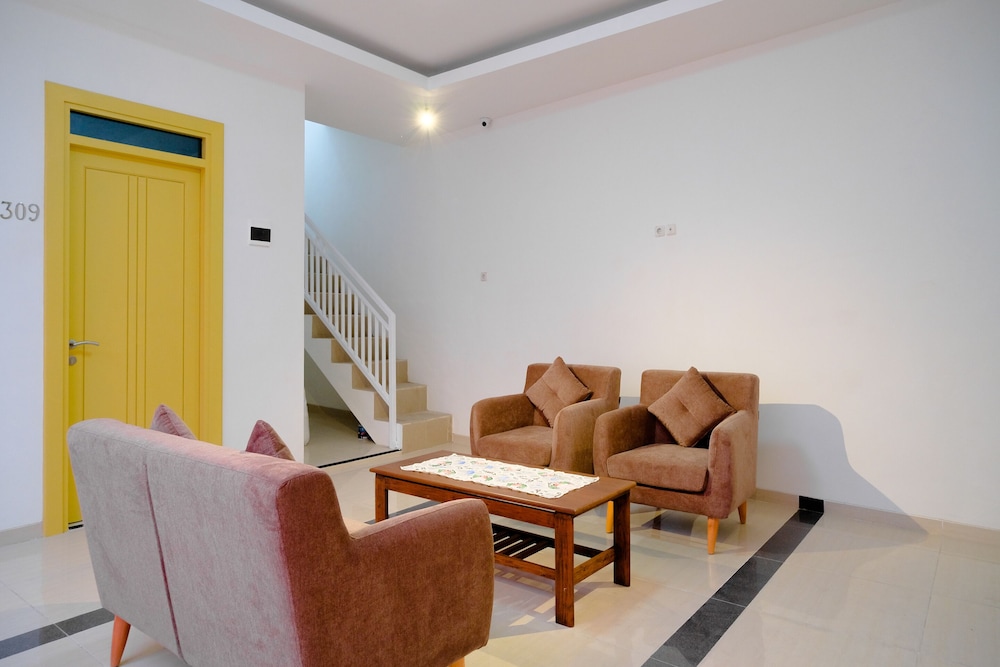 OYO 1665 Aurila Homestay Syariah 32/39